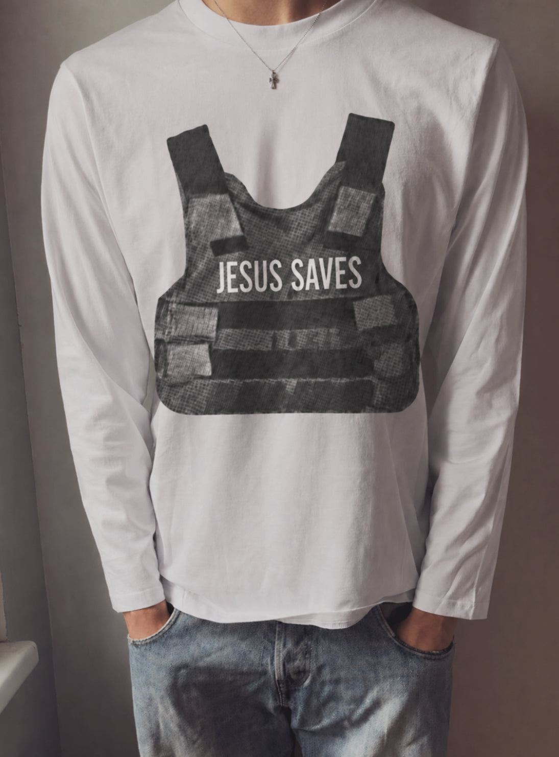 Jesus Saves Longsleeve (regular)